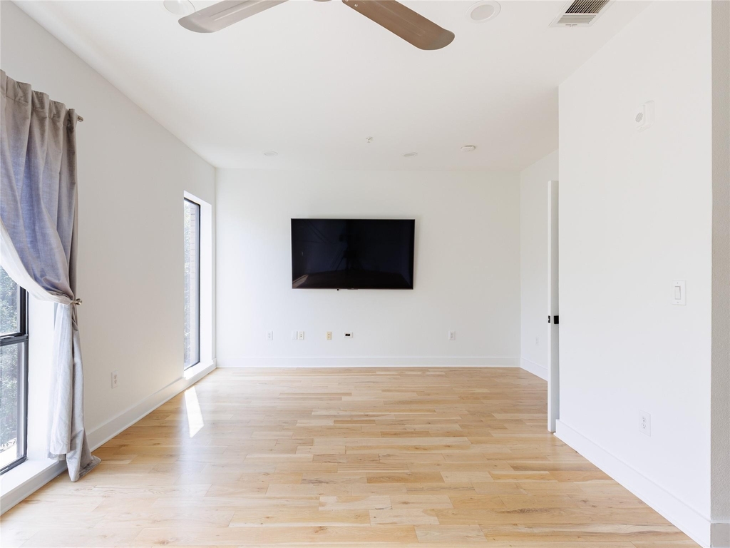4111 Newton Avenue - Photo 31