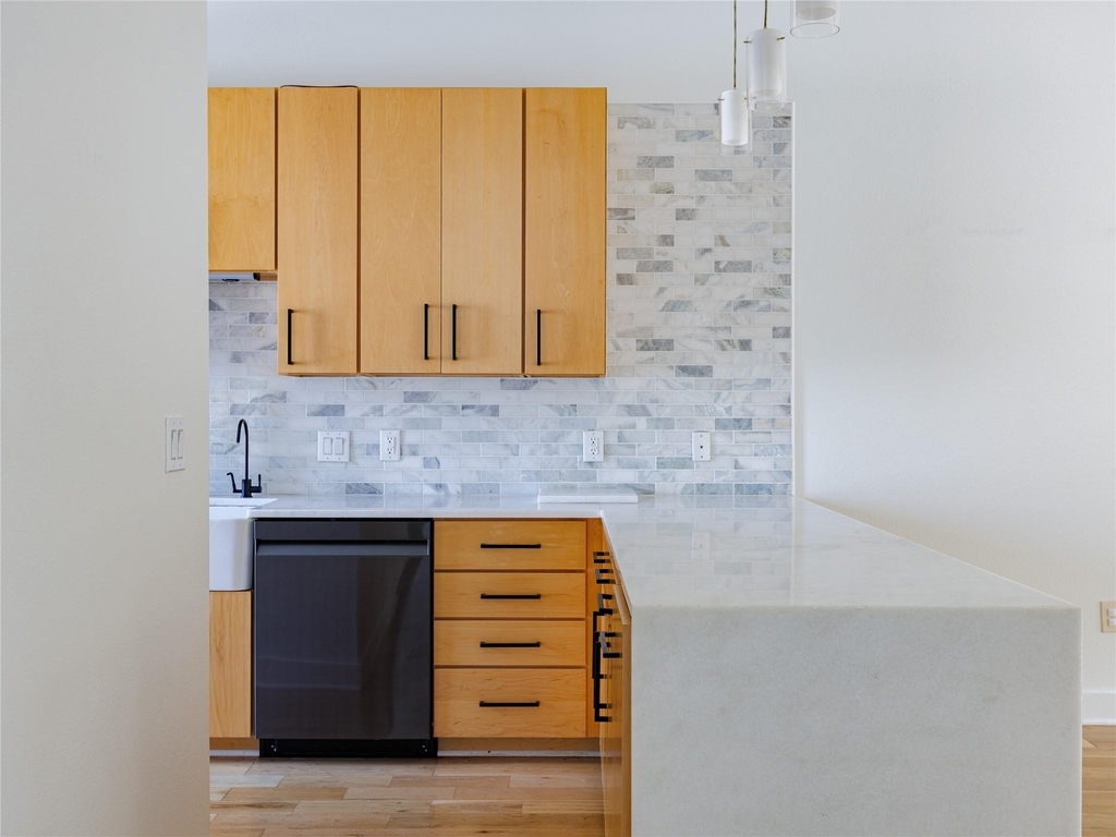 4111 Newton Avenue - Photo 8