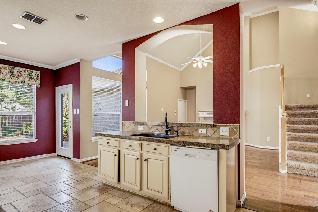 630 Waterview Drive - Photo 11