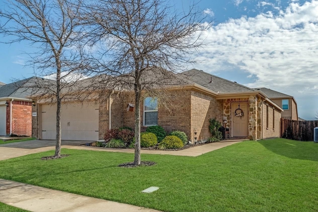 1404 Marble Street - Photo 1