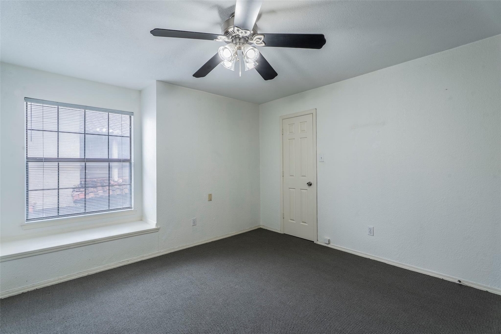 5757 E University Boulevard - Photo 5
