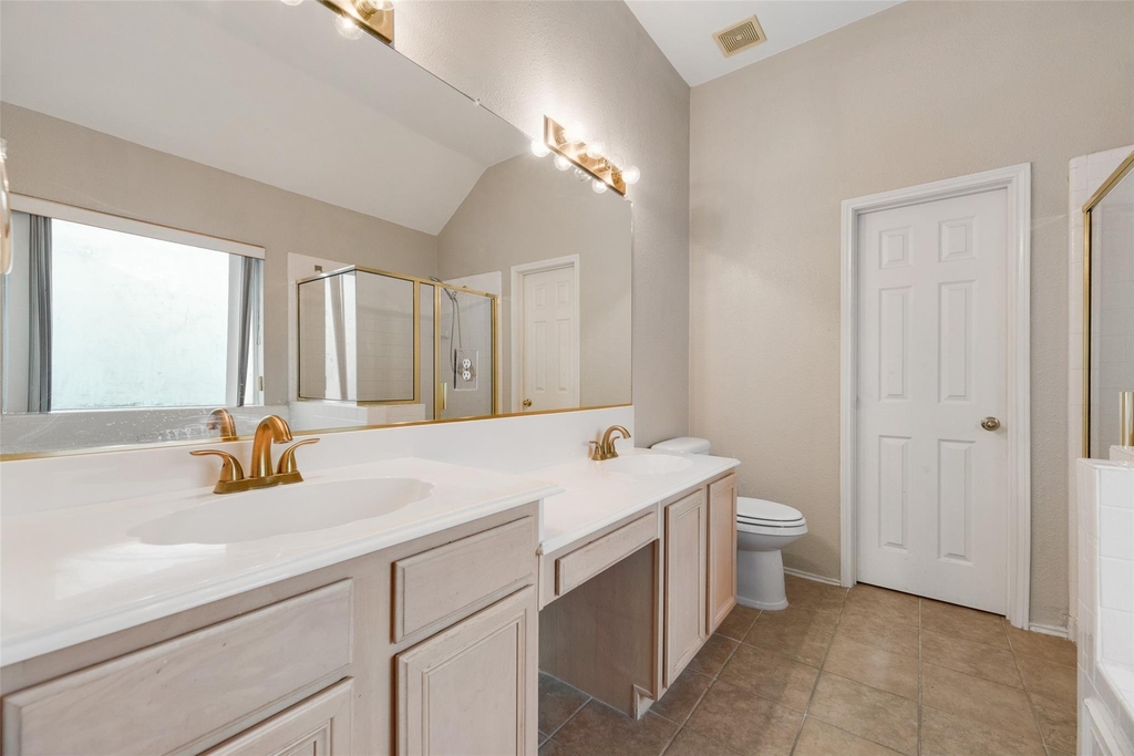 2209 Norwich Place - Photo 9