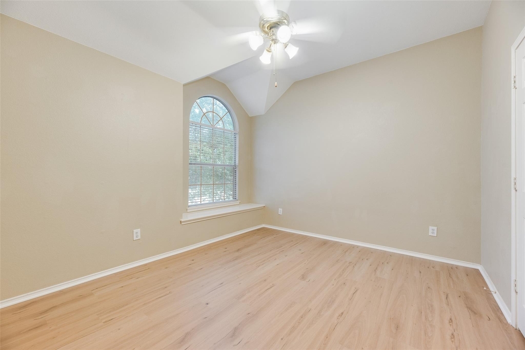 2209 Norwich Place - Photo 12