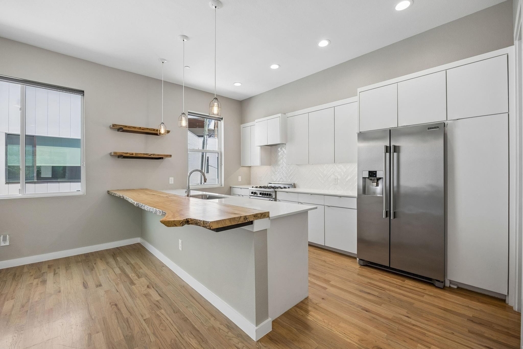 2630 Calvin Street - Photo 6