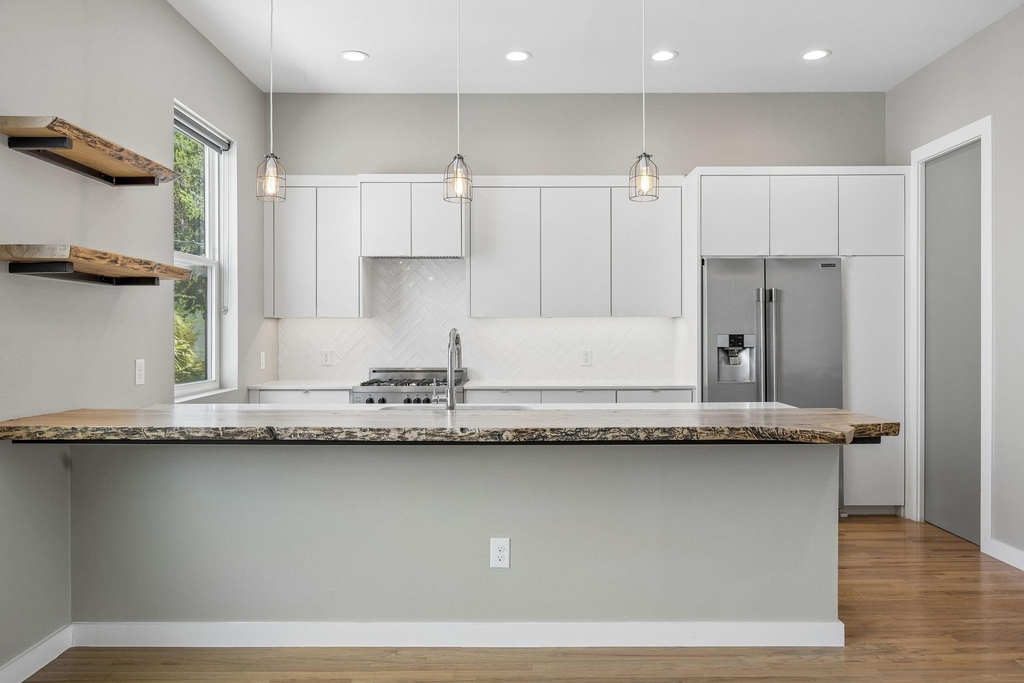 2630 Calvin Street - Photo 4