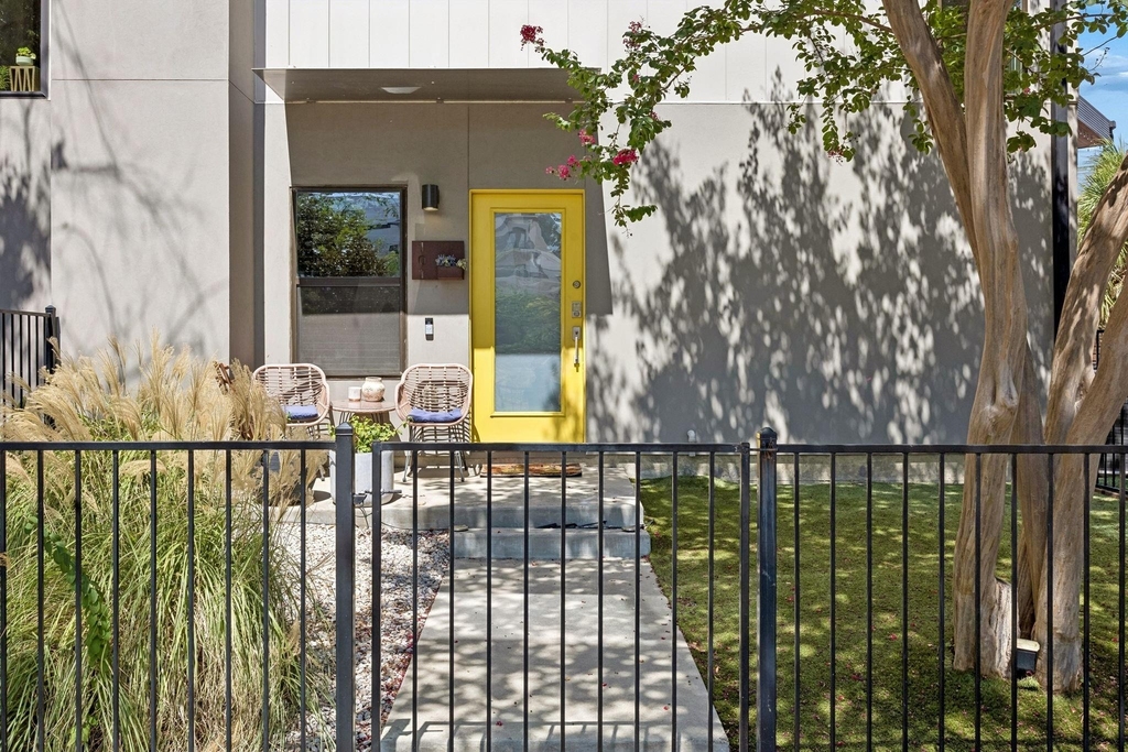 2630 Calvin Street - Photo 1