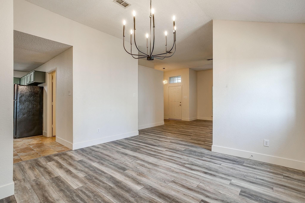 326 Pecos Drive - Photo 6