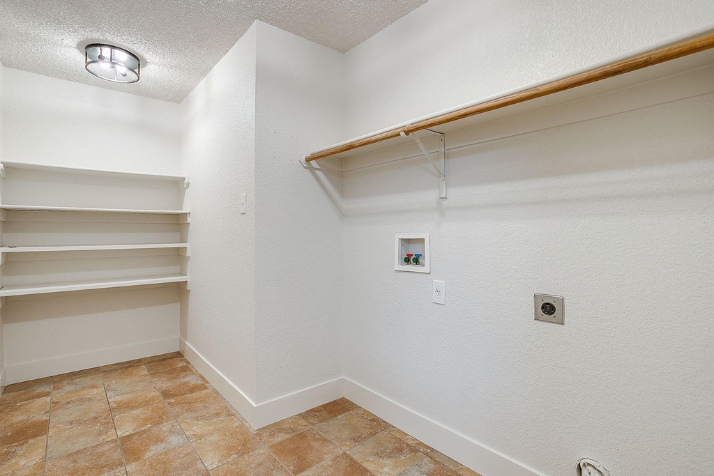 326 Pecos Drive - Photo 15