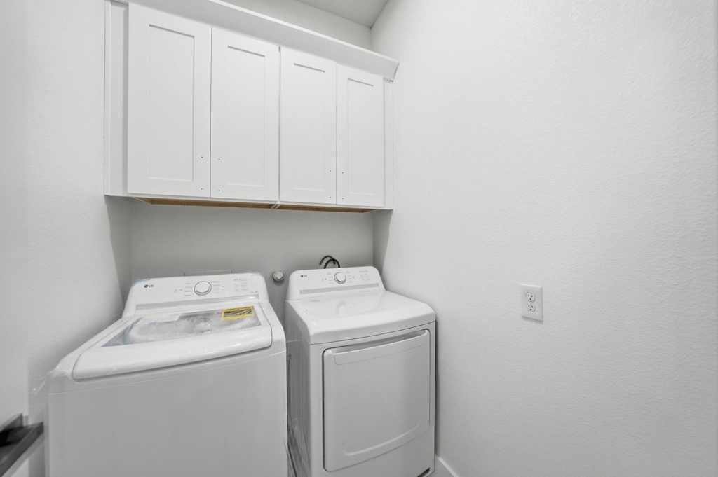 310 E 7th Street - Photo 18