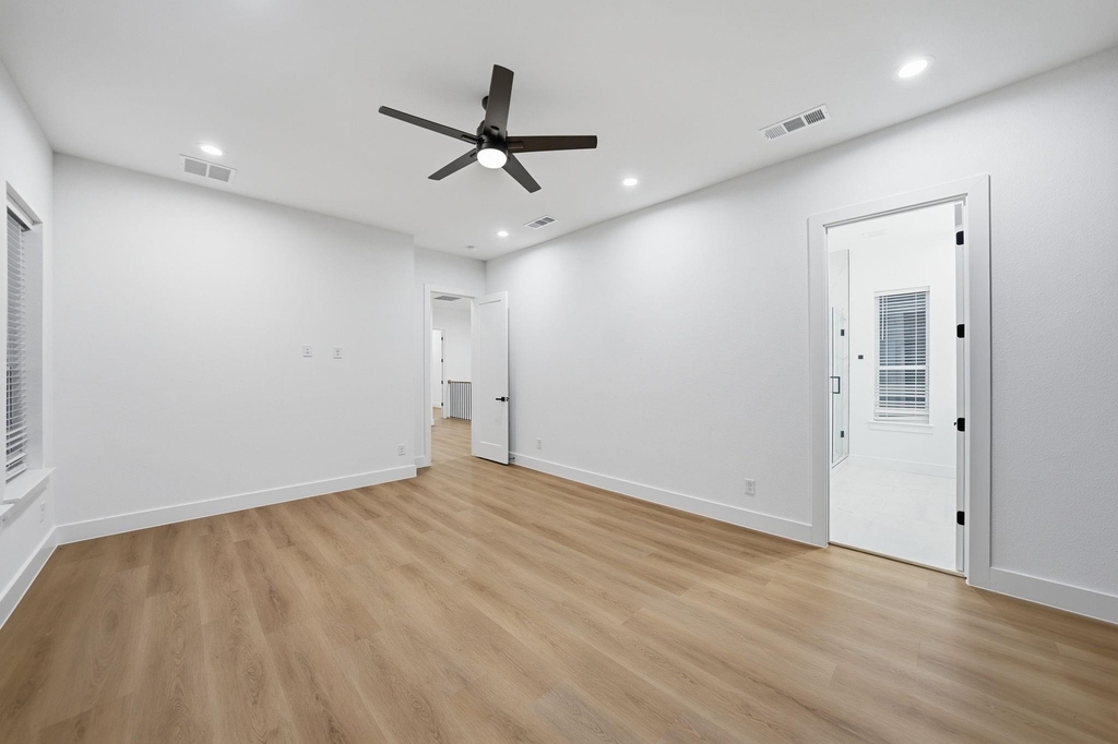 310 E 7th Street - Photo 22