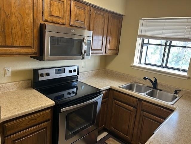 821 W Harwood Road - Photo 4