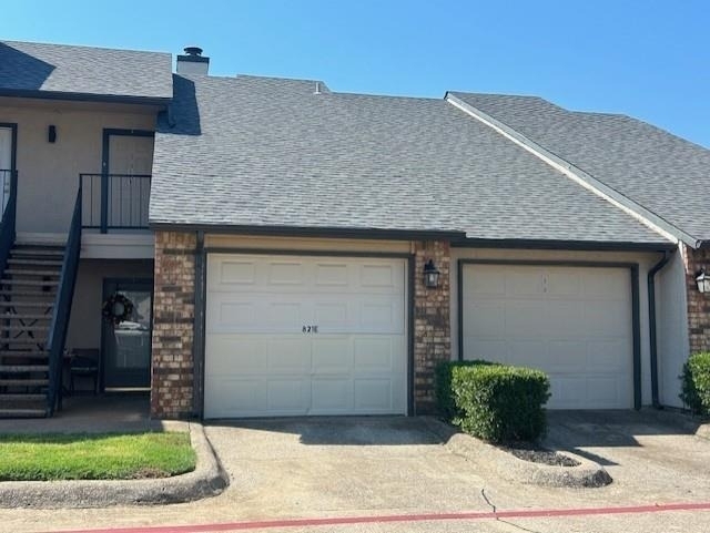 821 W Harwood Road - Photo 0