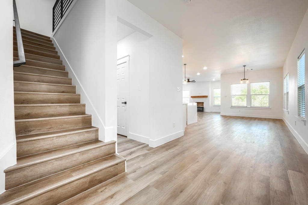 3323 Howard Street - Photo 2