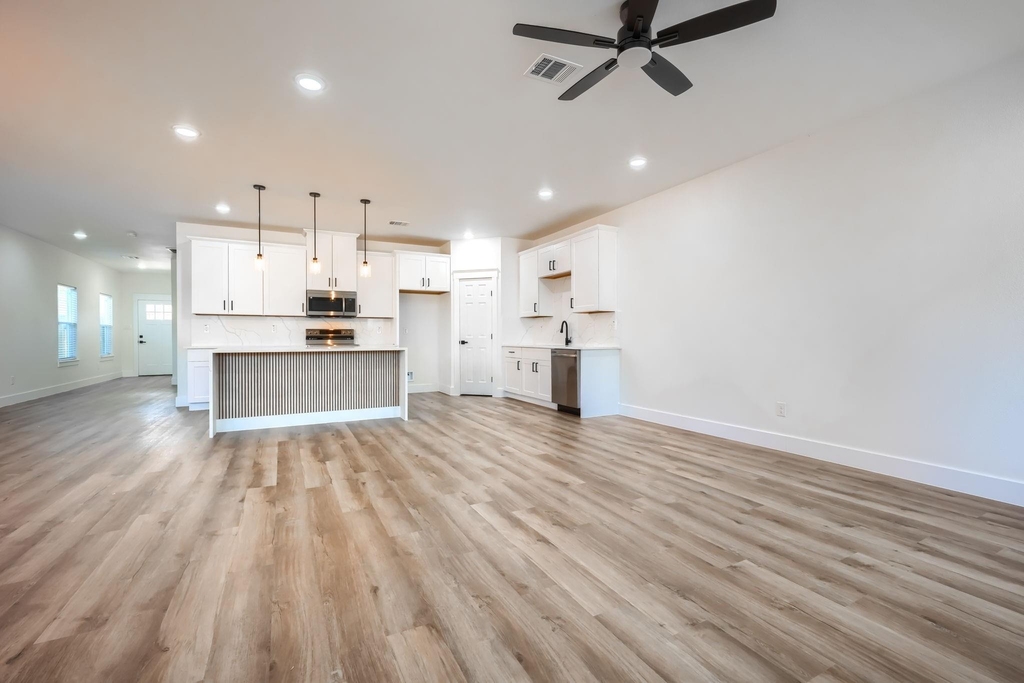 3323 Howard Street - Photo 12