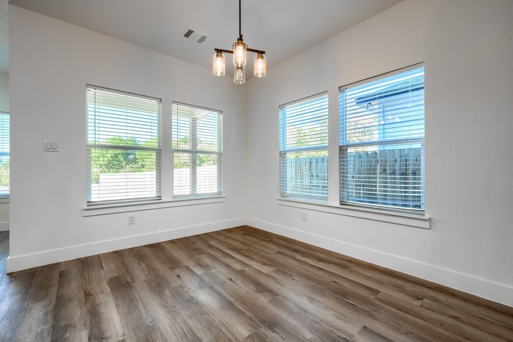 3323 Howard Street - Photo 13