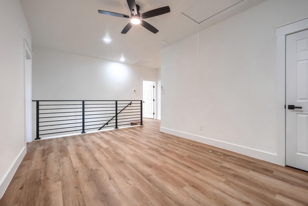 3323 Howard Street - Photo 18