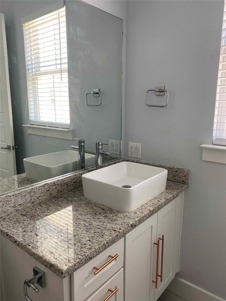 203 S Village Way - Photo 19