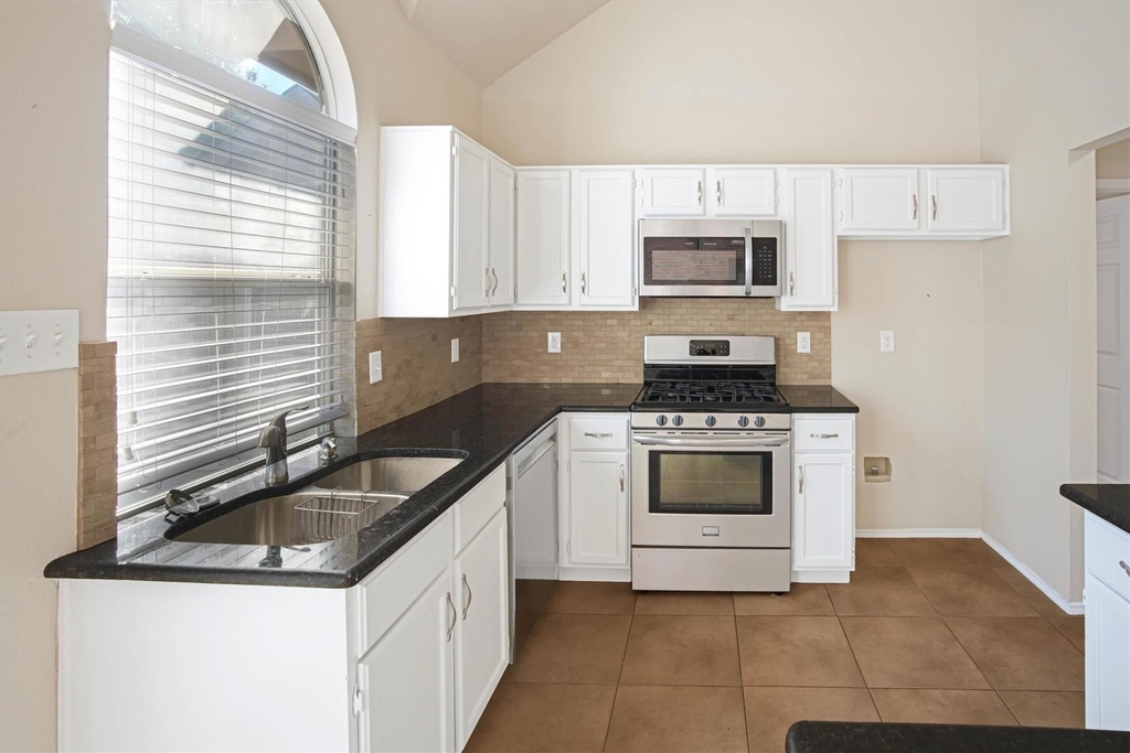 2508 Lakeshore Drive - Photo 12