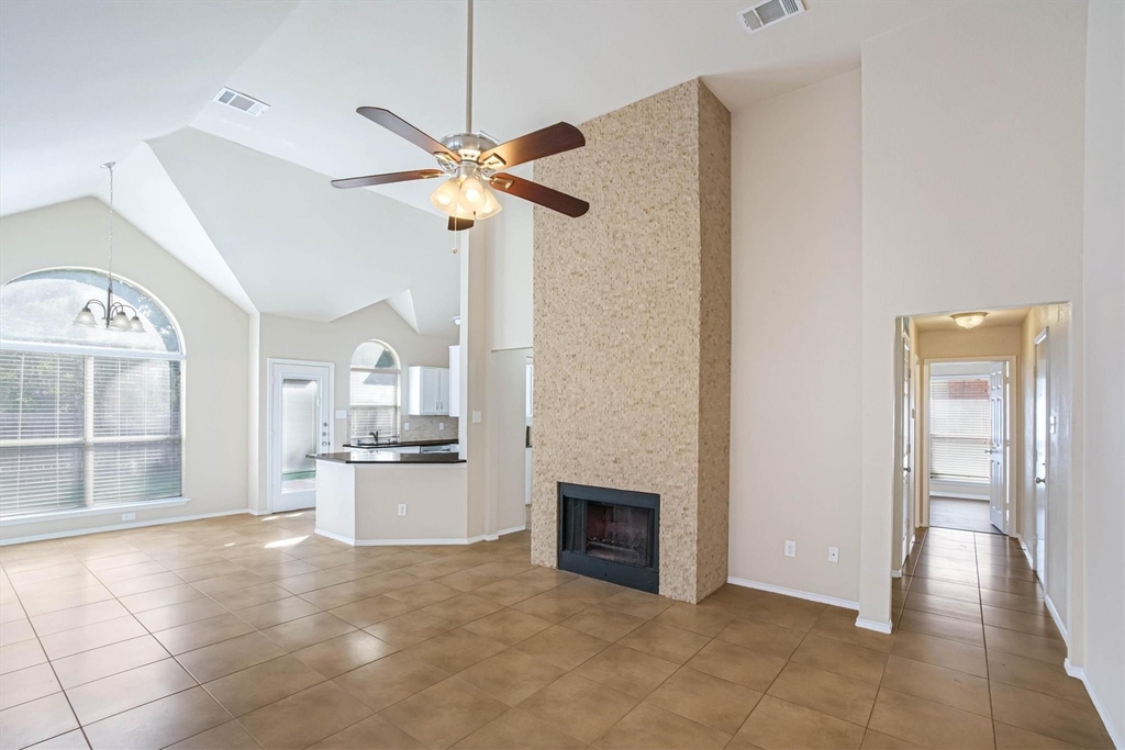 2508 Lakeshore Drive - Photo 2