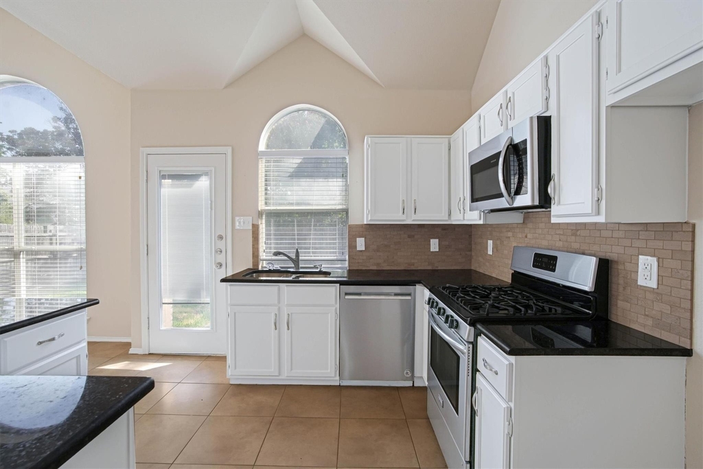 2508 Lakeshore Drive - Photo 15