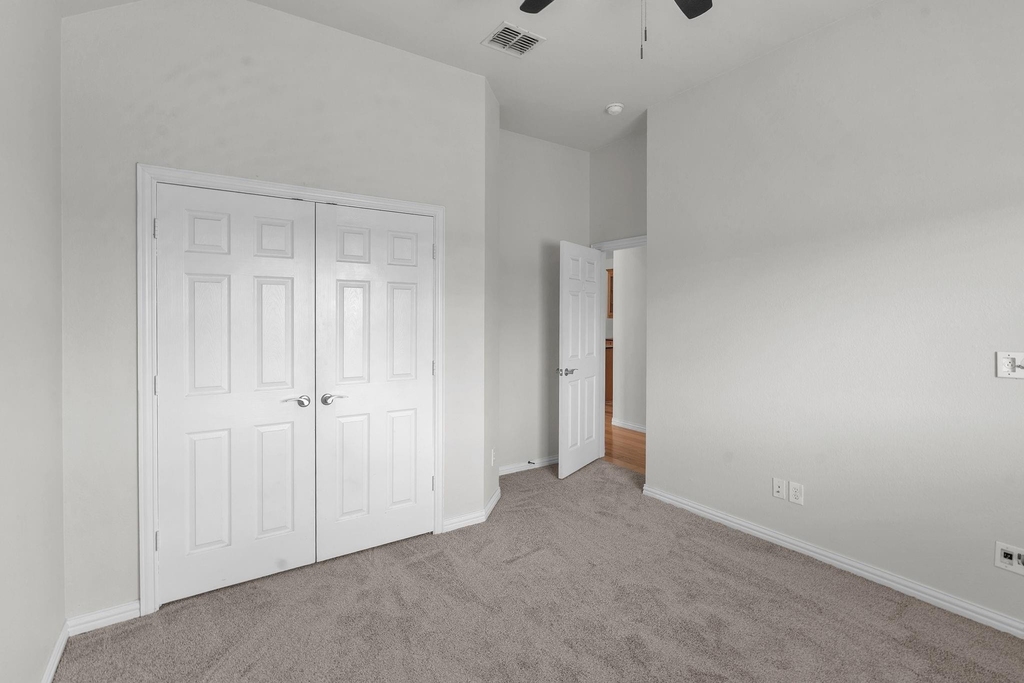 9129 Cottonwood Village Drive - Photo 12