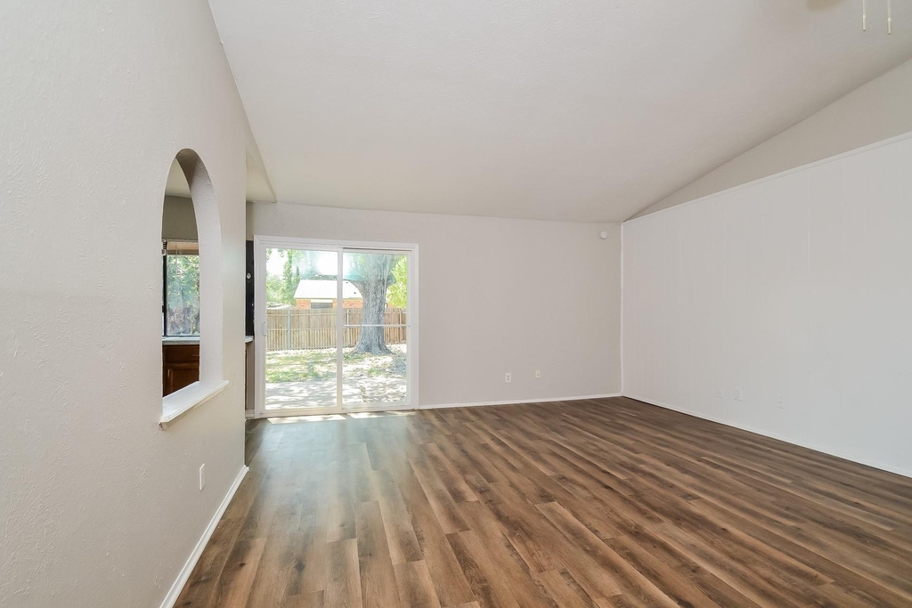 5702 Magnolia Lane - Photo 4