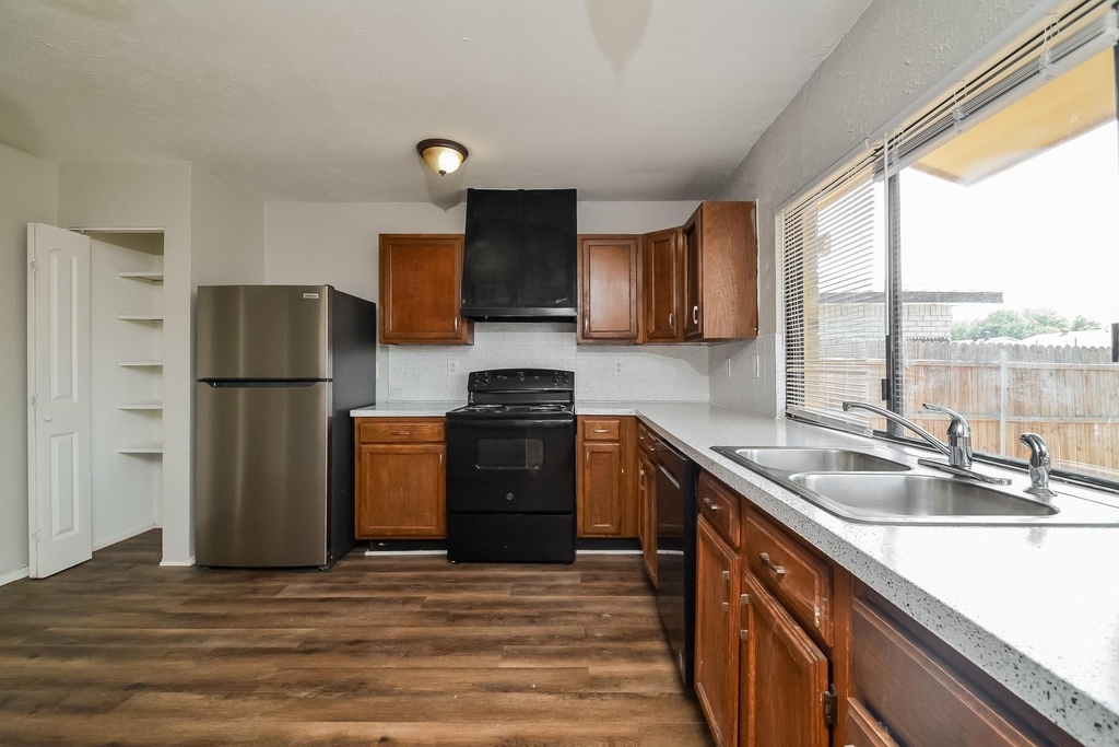 5702 Magnolia Lane - Photo 5