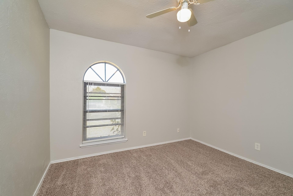 5702 Magnolia Lane - Photo 7