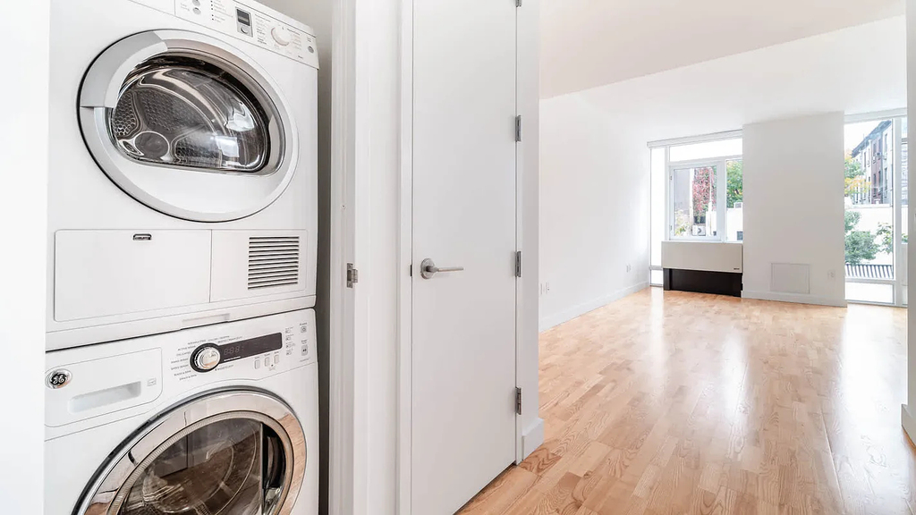500 West 23rd Street - Photo 9