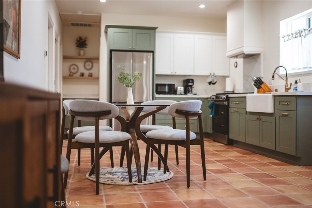 613 W Olive - Photo 42