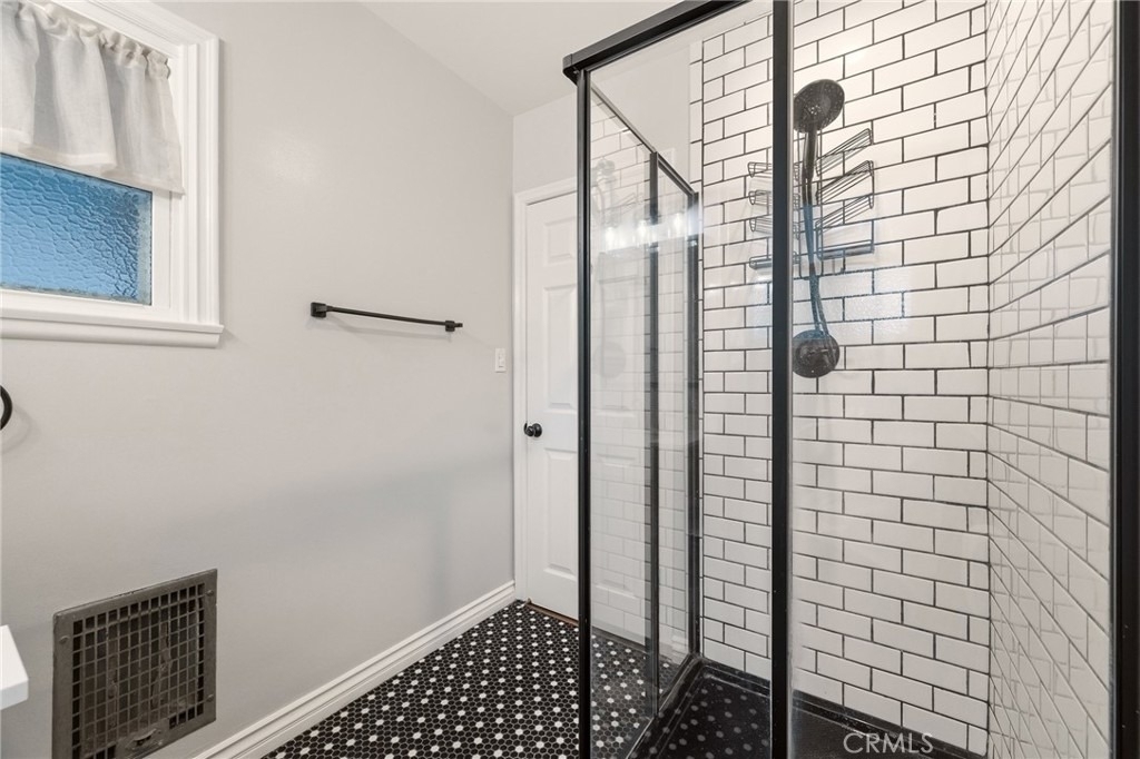 6928 Vanscoy - Photo 25