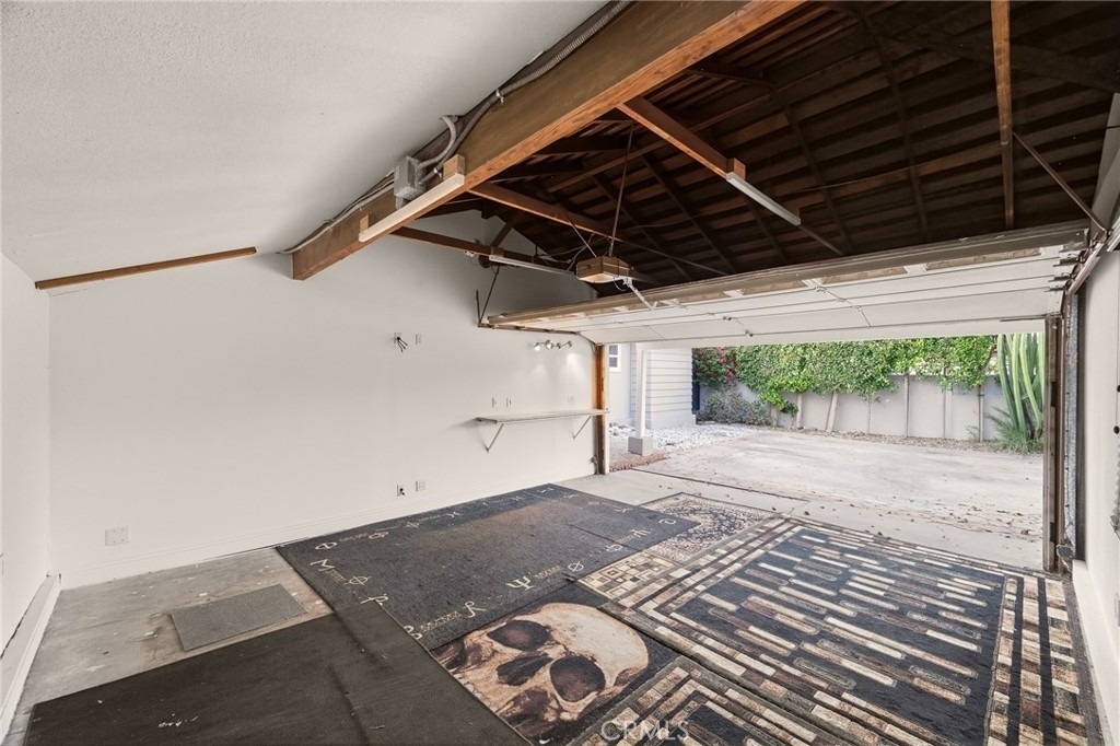 6928 Vanscoy - Photo 35