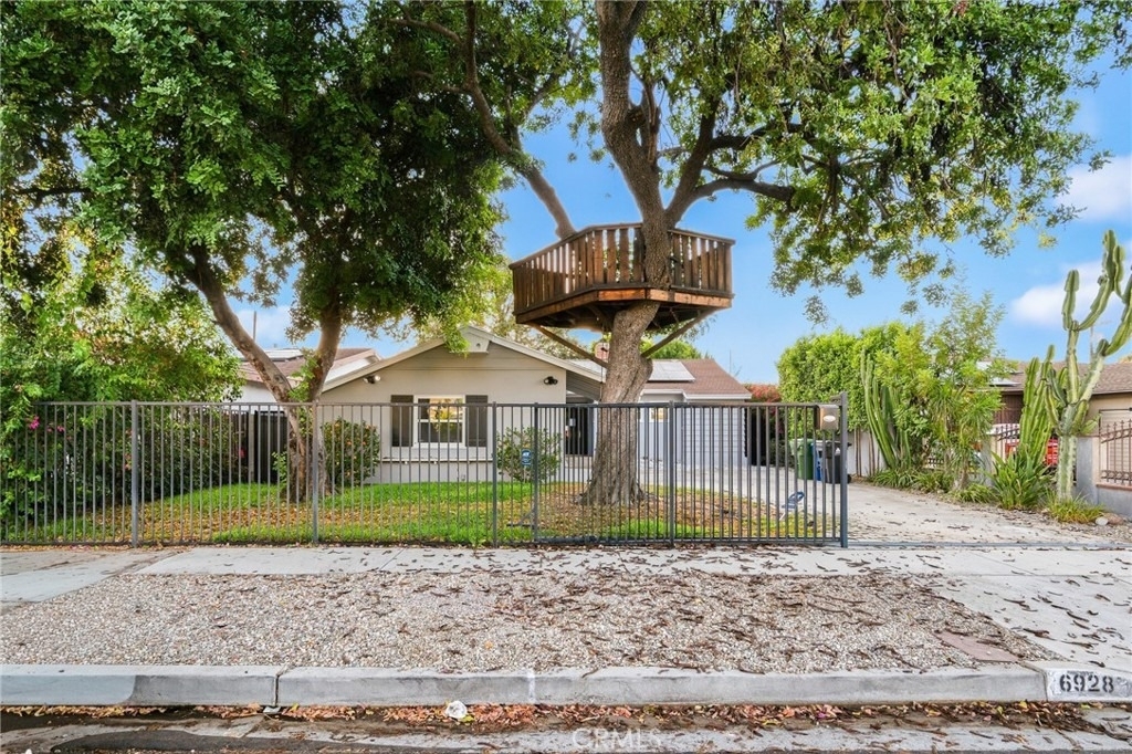 6928 Vanscoy - Photo 32