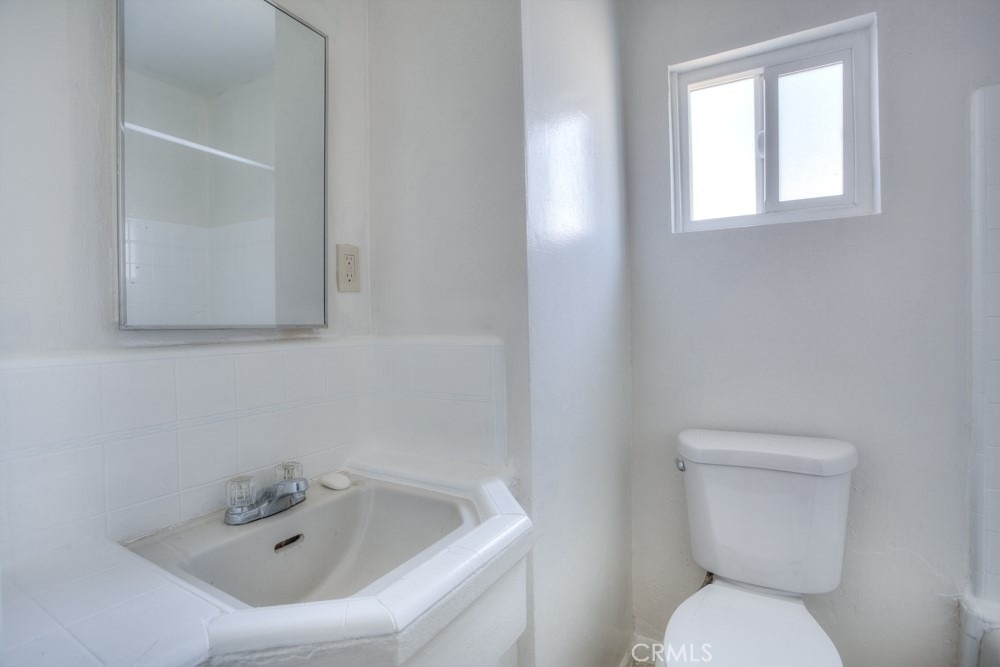 1003 Simmons Ave - Photo 18