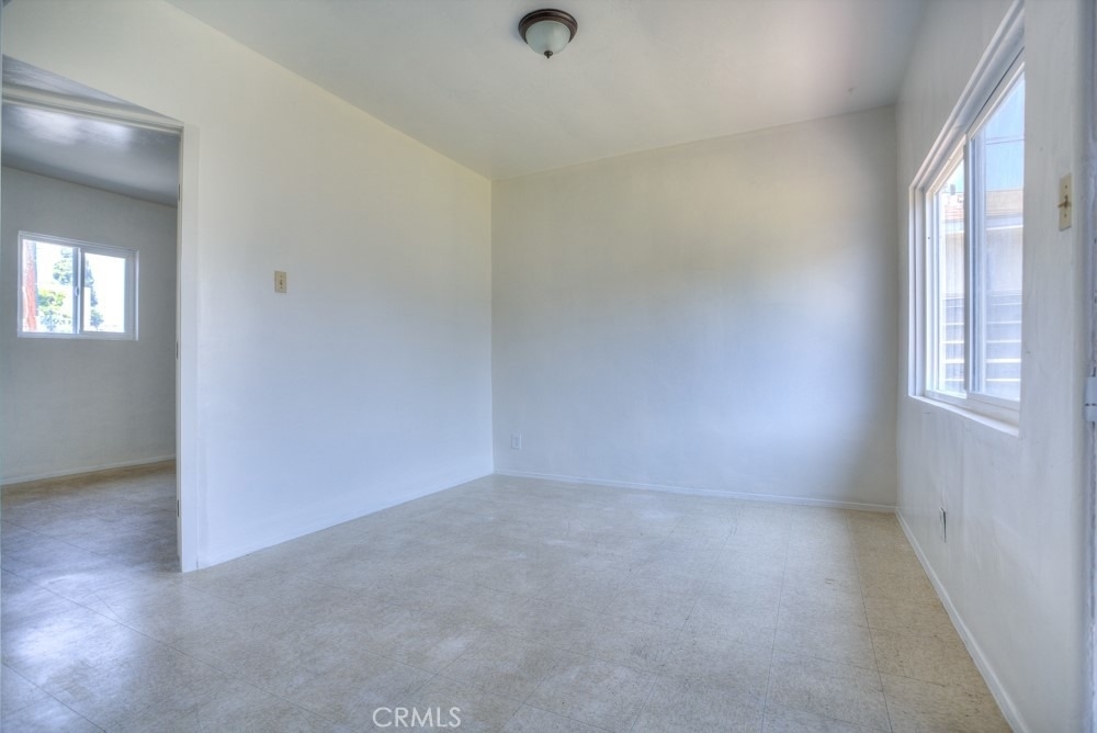 1003 Simmons Ave - Photo 5