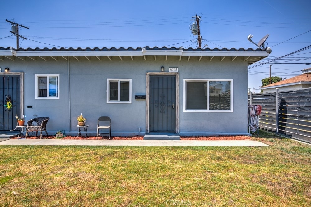 1003 Simmons Ave - Photo 1