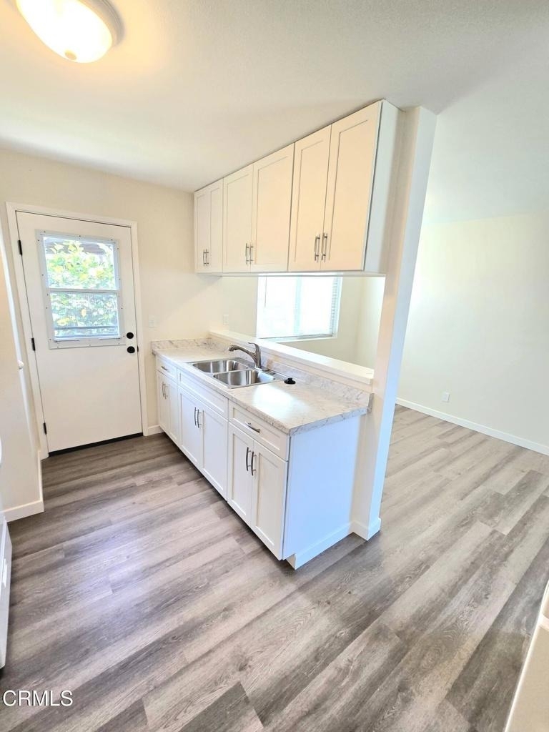 2974 Sherwin Avenue - Photo 3