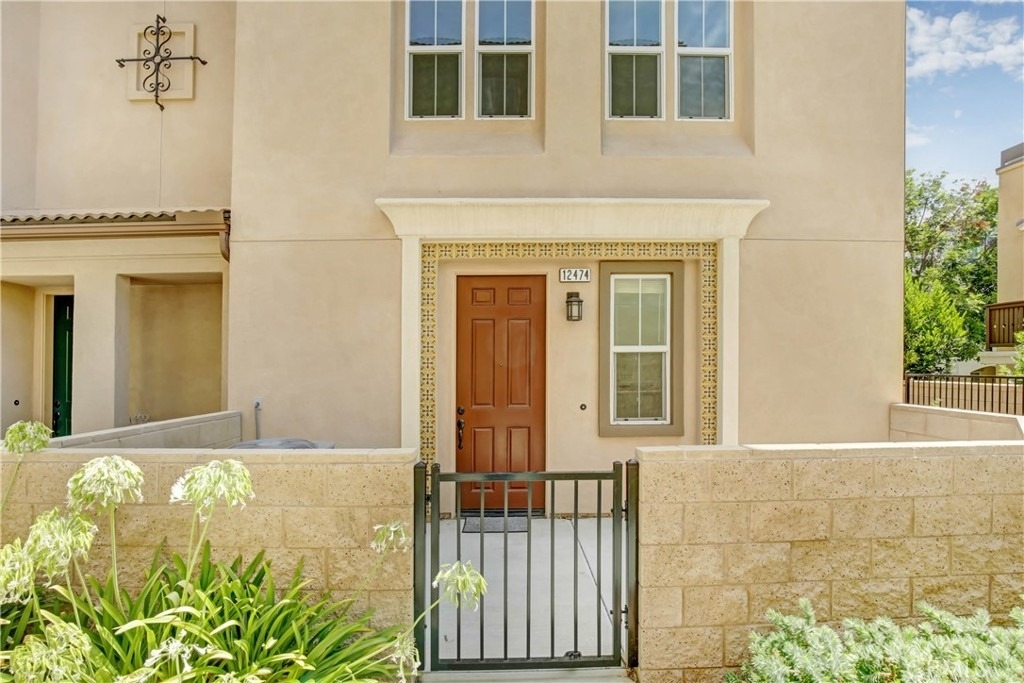 12474 Phoenix Court - Photo 2