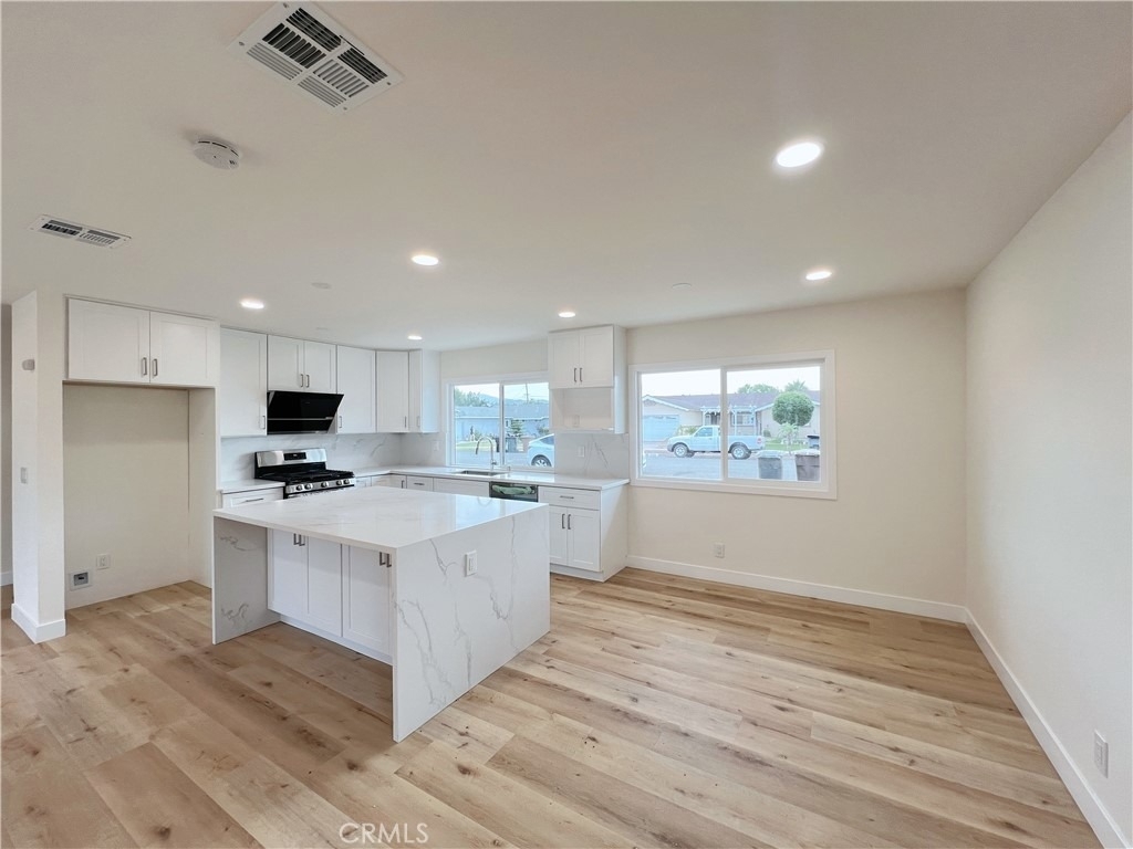 5261 Raintree St - Photo 9