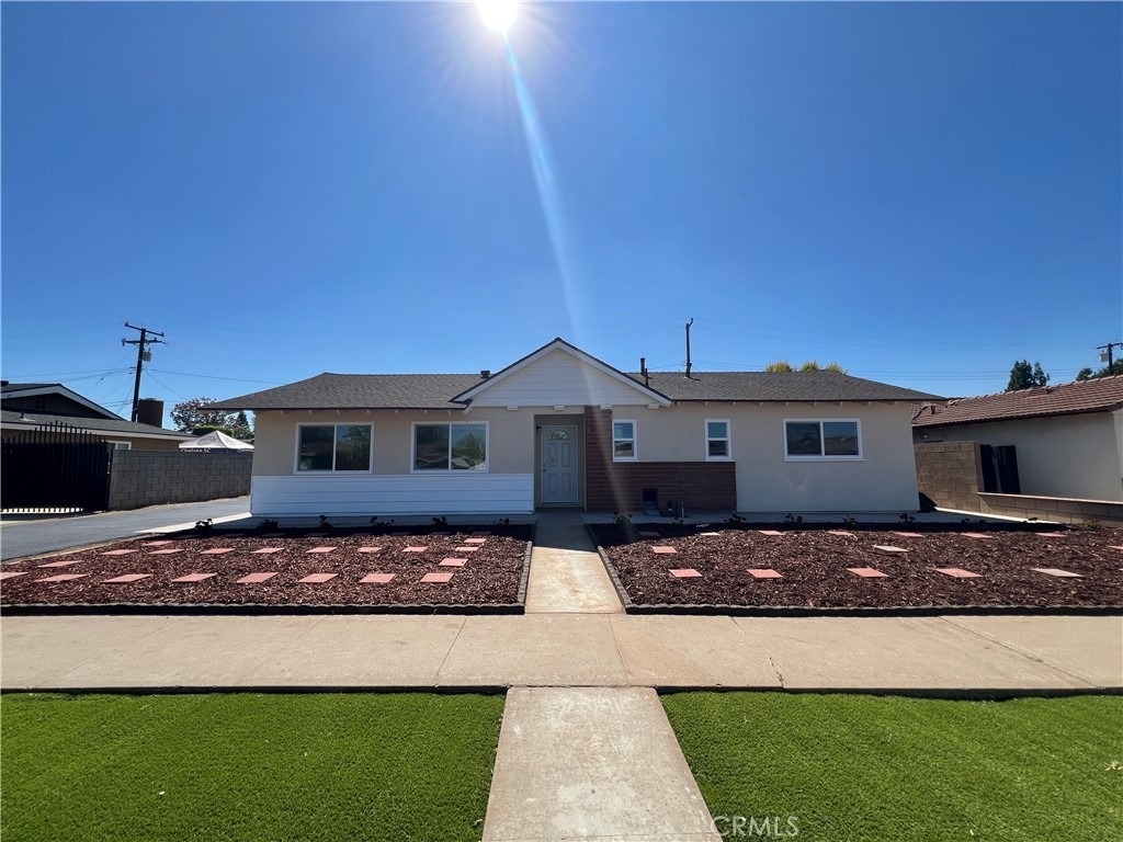 5261 Raintree St - Photo 0