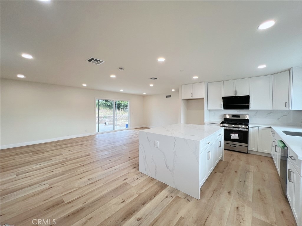5261 Raintree St - Photo 4