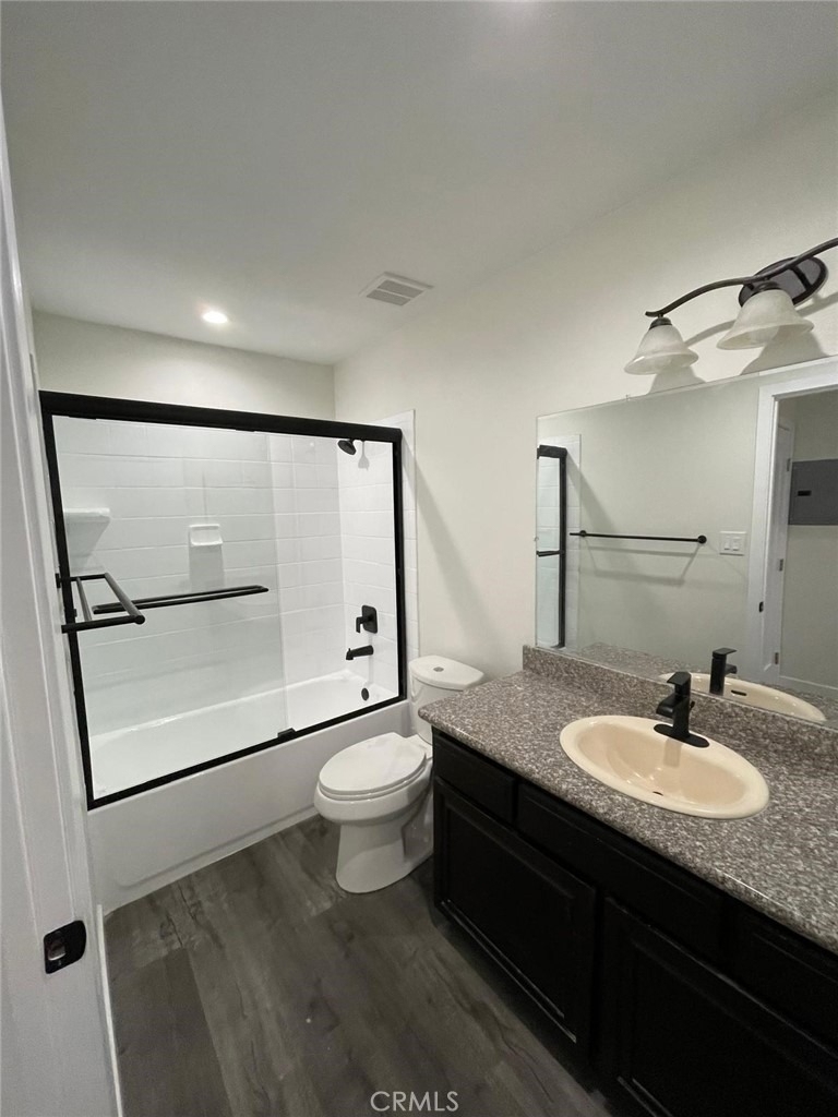 5743 Klump - Photo 0