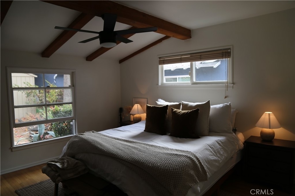 5724 Rhodes Avenue - Photo 11