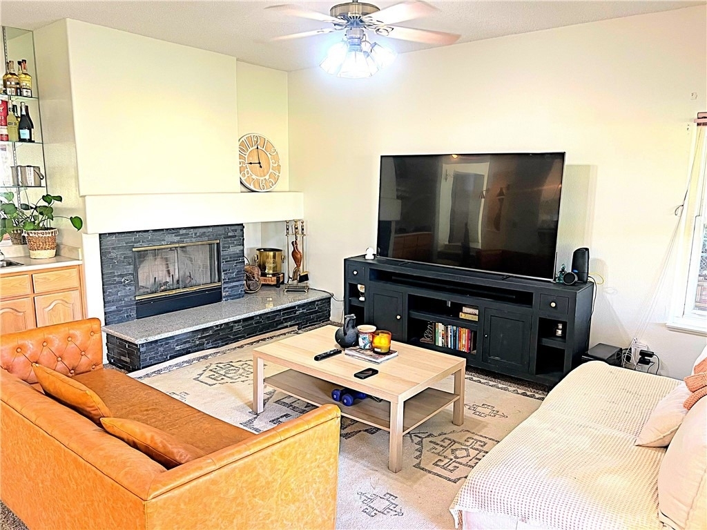 42205 Round Hill Drive - Photo 20