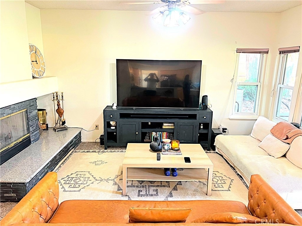 42205 Round Hill Drive - Photo 21