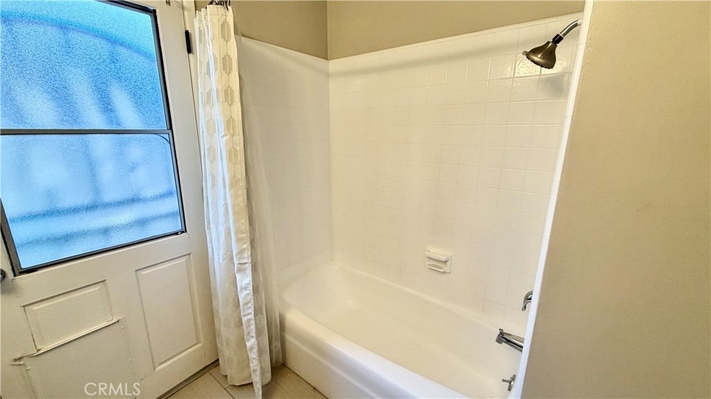 7843 Woodlake Avenue - Photo 16