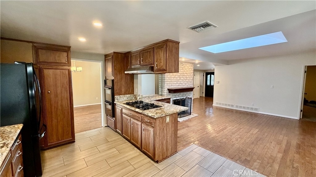 7843 Woodlake Avenue - Photo 10