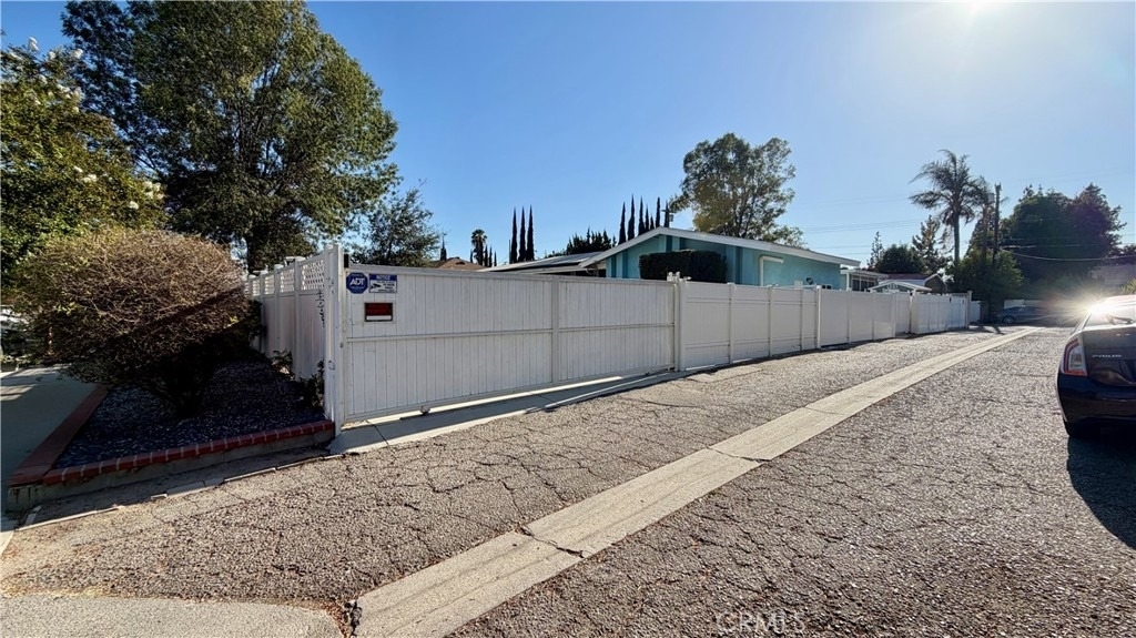 7843 Woodlake Avenue - Photo 26