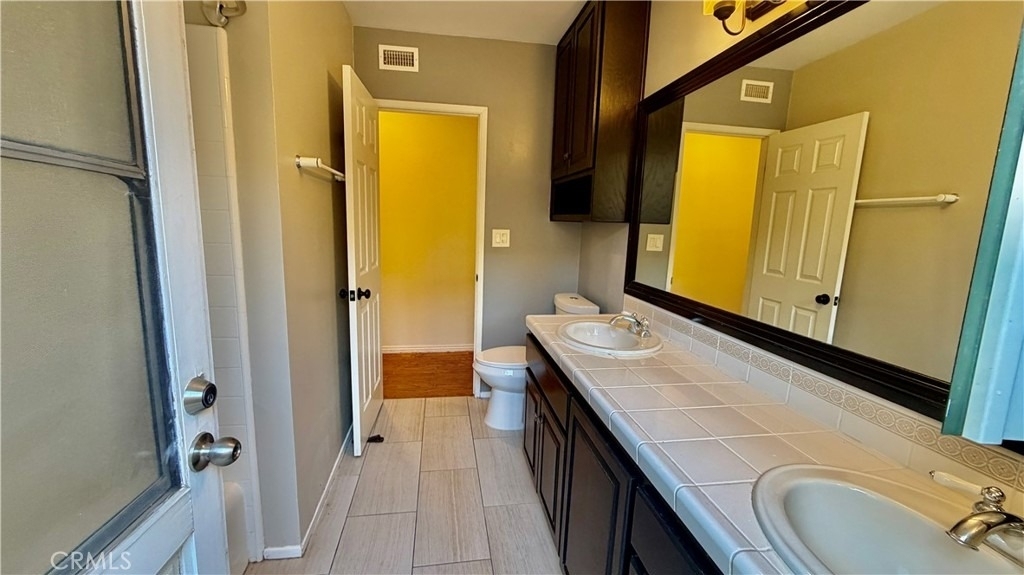 7843 Woodlake Avenue - Photo 23