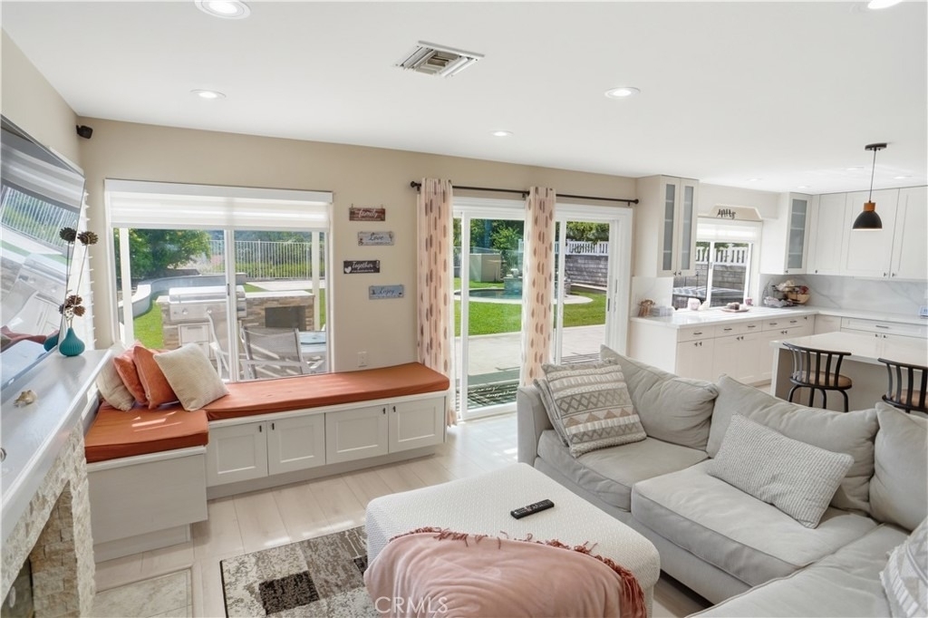 25550 Longfellow Place - Photo 10